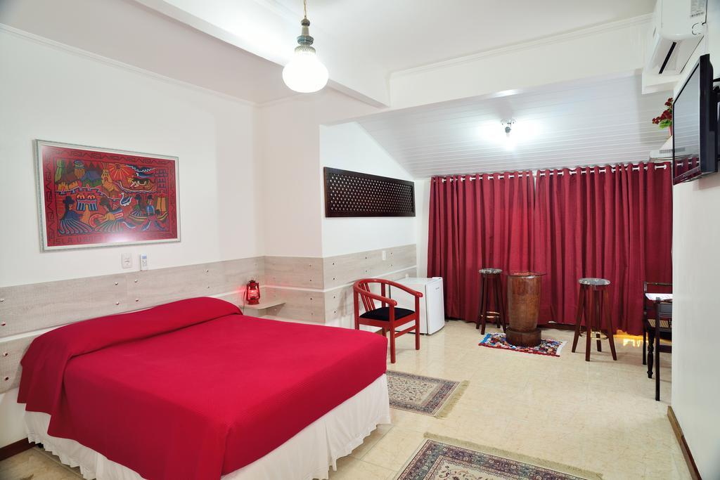 Hotel Pousada Casa Tasca Бенту-Гонсалвис Номер фото